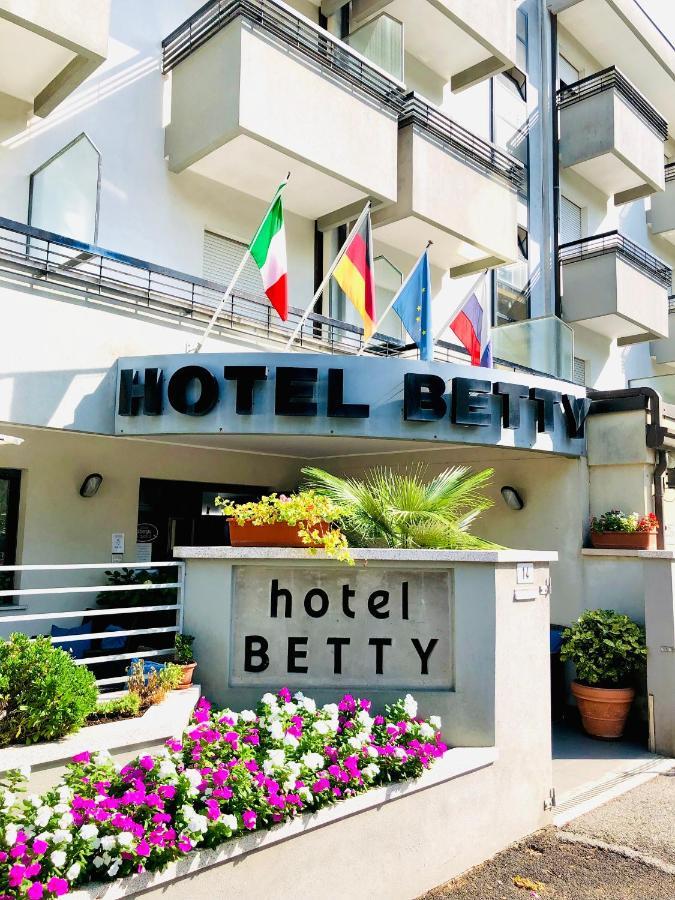 רימיני Hotel Betty מראה חיצוני תמונה