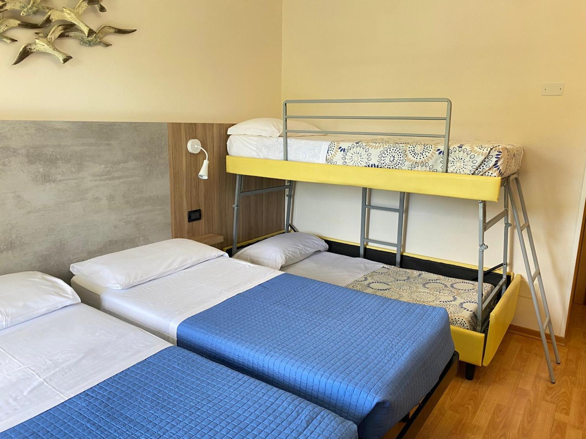 רימיני Hotel Betty מראה חיצוני תמונה