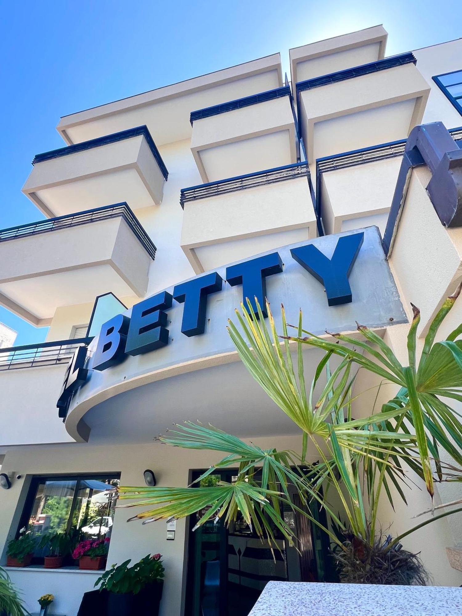 רימיני Hotel Betty מראה חיצוני תמונה